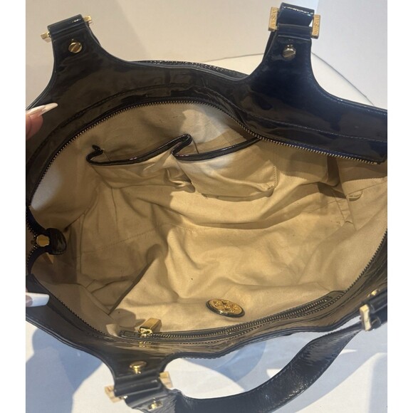 Auth. Tory Burch Bombe Tote Patent Leather Big Perforated Logo Navy Blue - Picture 7 of 10
